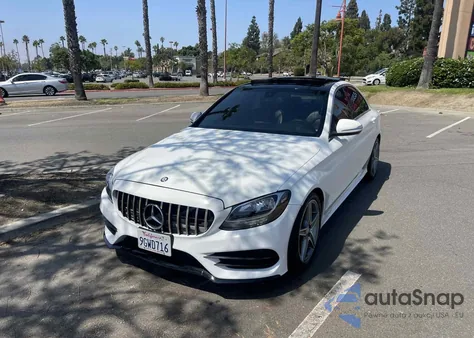2015 Mercedes-Benz C 300 из США, поврежденный, VIN 55SWF4JB5FU092778